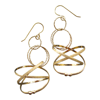 Mobius Triple Loop Earring 

22K gold vermeil
ERDR34-G
